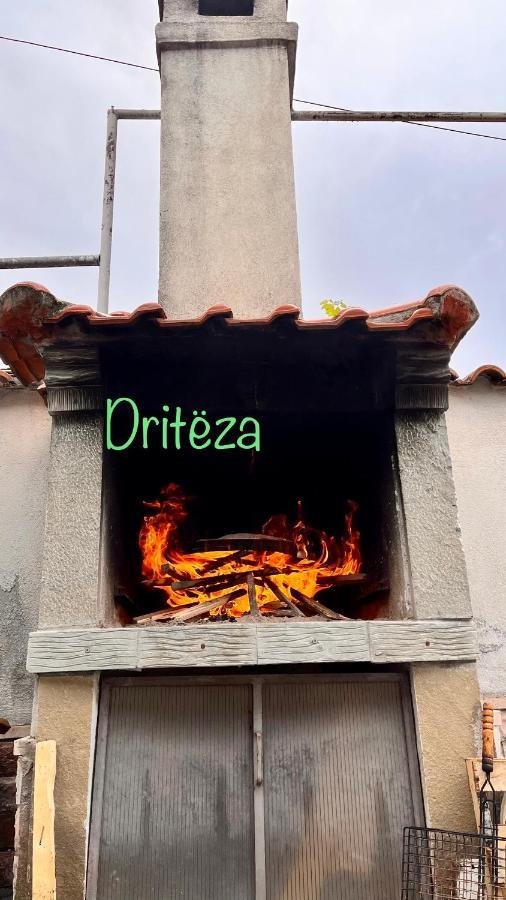 Hotel Driteza Korce Exterior foto